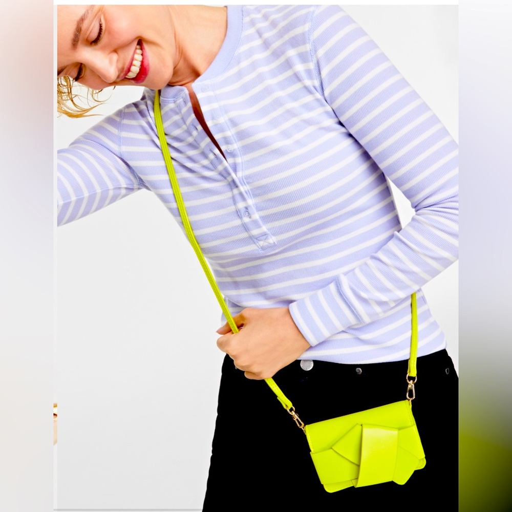 Macy’s On 34th Chartreuse Crossbody Wallet. NWT.